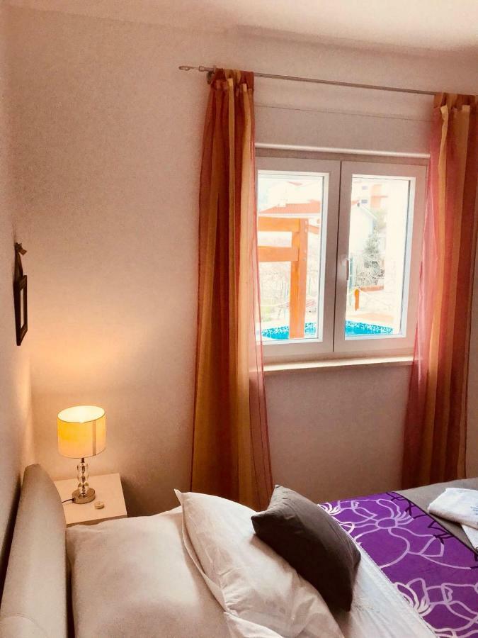 Holiday Home Marina Sevid Luaran gambar