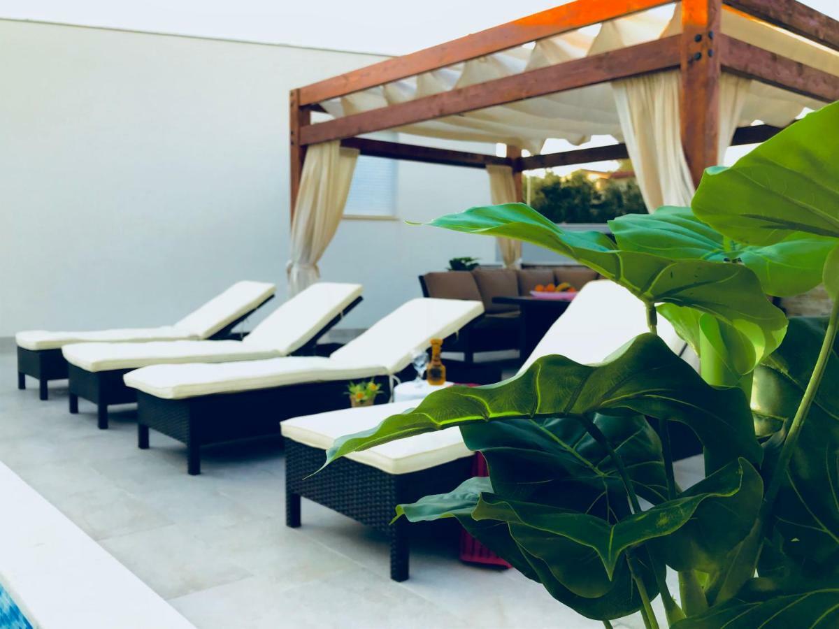Holiday Home Marina Sevid Luaran gambar