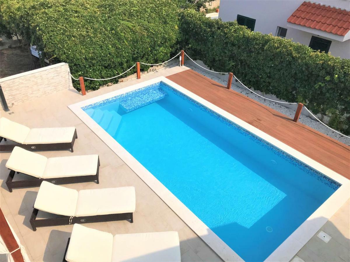 Holiday Home Marina Sevid Luaran gambar